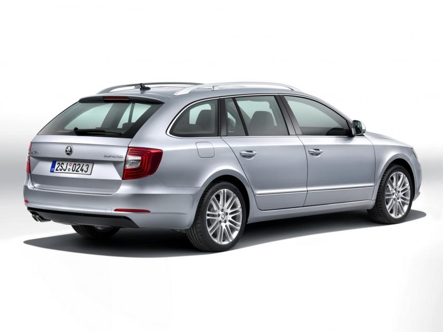 Skoda Superb Combi 2013 года  (фото 3 из 21)